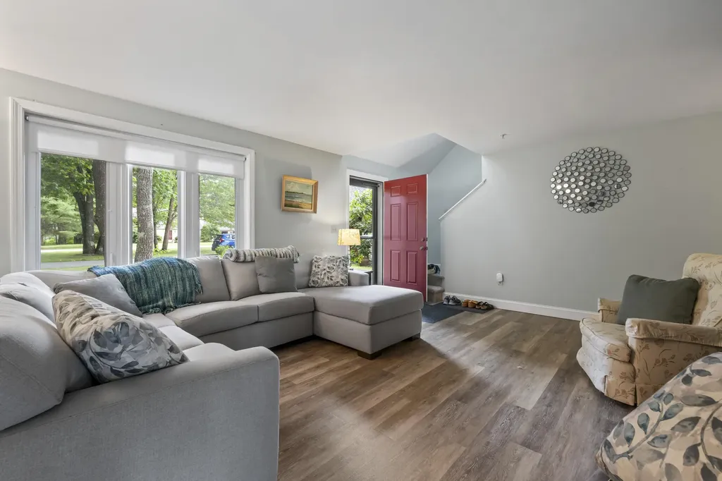 42 Willow Grove Road Brunswick ME 04011