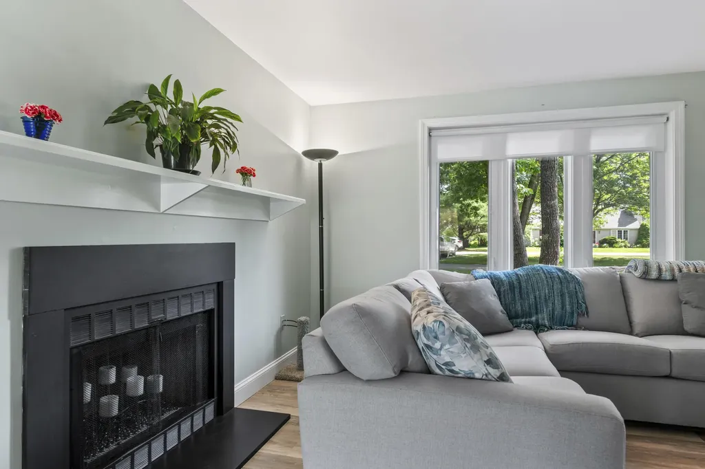 42 Willow Grove Road Brunswick ME 04011