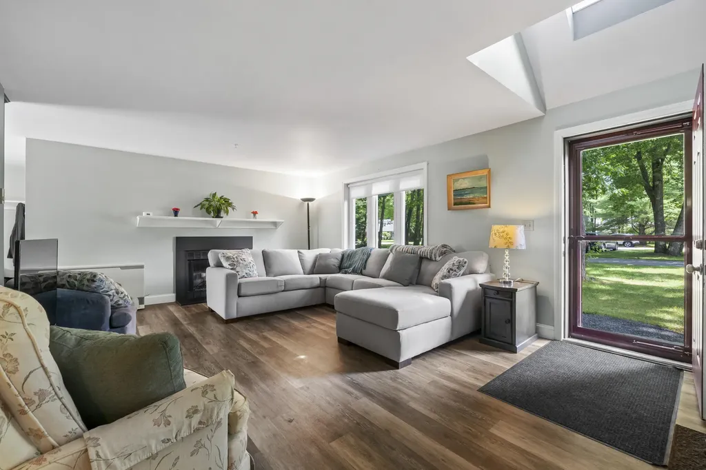 42 Willow Grove Road Brunswick ME 04011