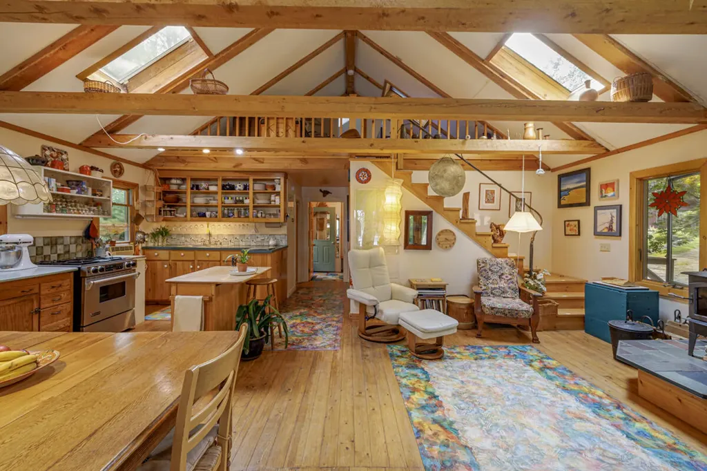 32 Fox Run Lamoine ME 04605