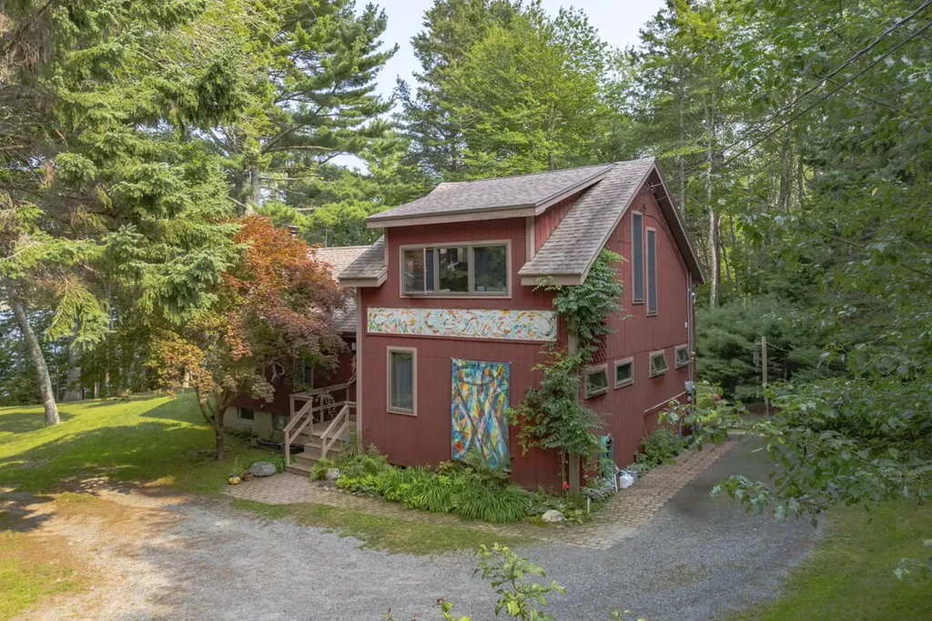 32 Fox Run Lamoine ME 04605