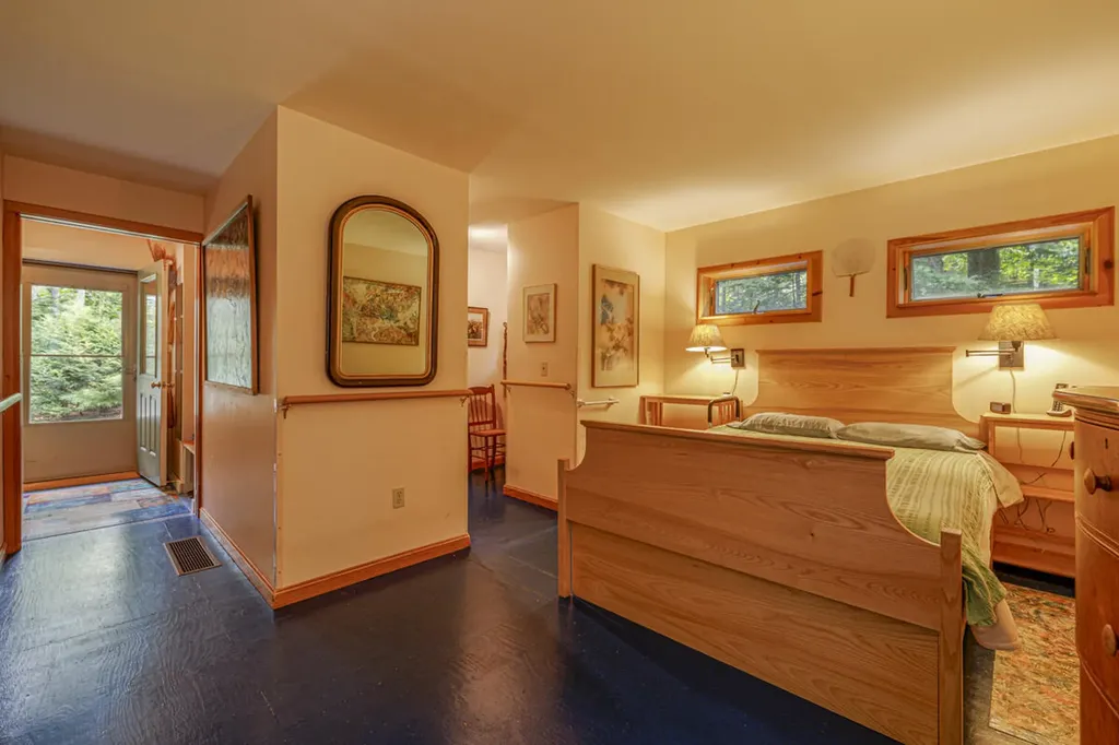 32 Fox Run Lamoine ME 04605