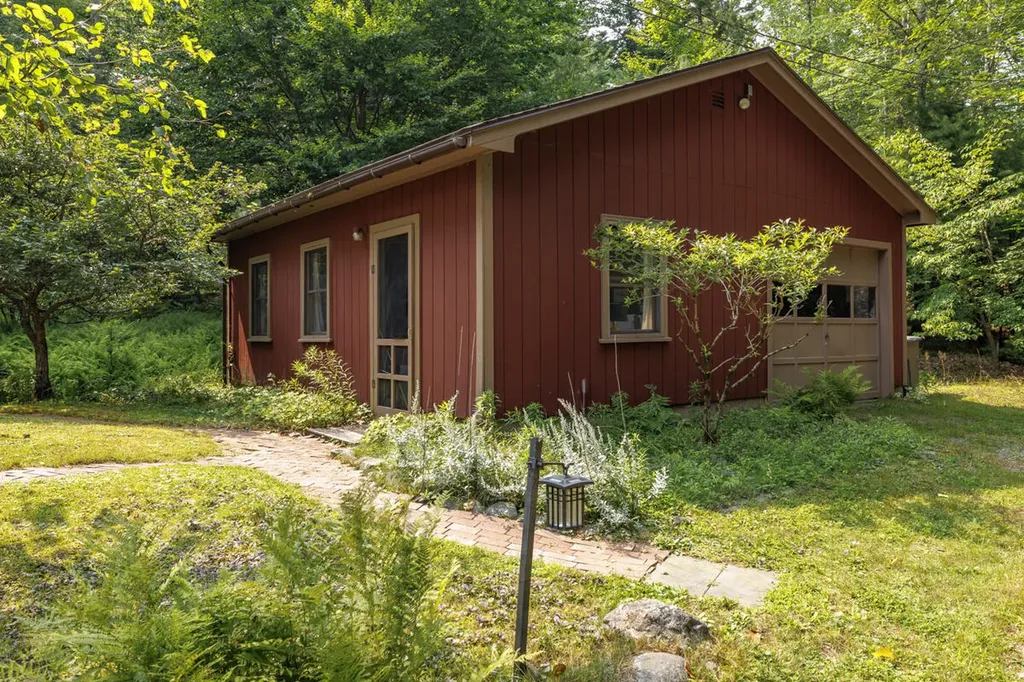 32 Fox Run Lamoine ME 04605