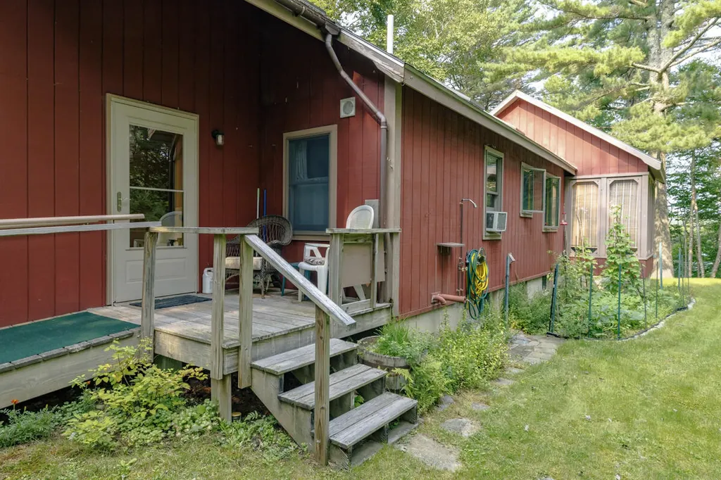 32 Fox Run Lamoine ME 04605