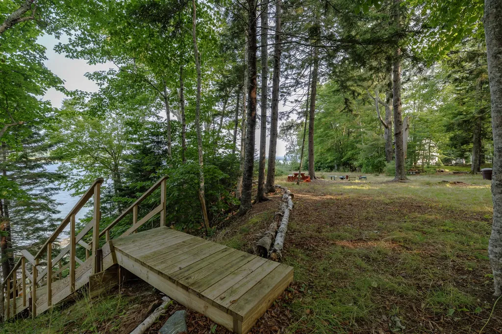 32 Fox Run Lamoine ME 04605
