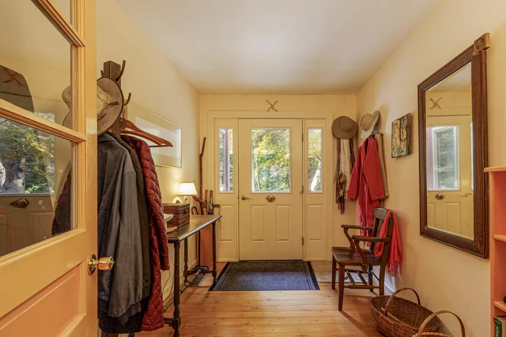 32 Fox Run Lamoine ME 04605