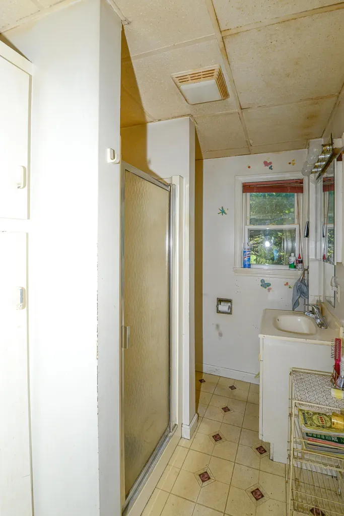 557 Allen Hill Road Oxford ME 04270
