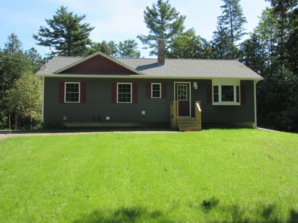 41 Brasley Avenue Glenburn ME 04401