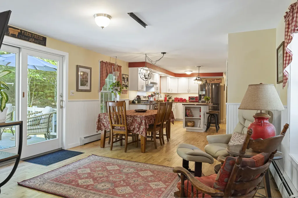 67 Headgate Road Damariscotta ME 04543