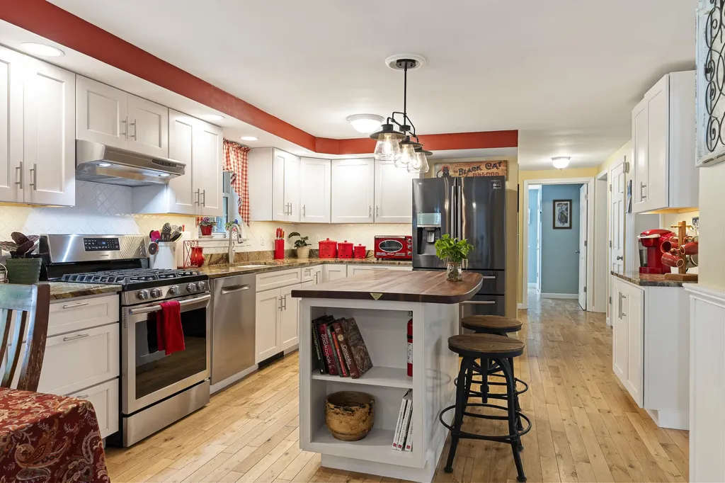 67 Headgate Road Damariscotta ME 04543