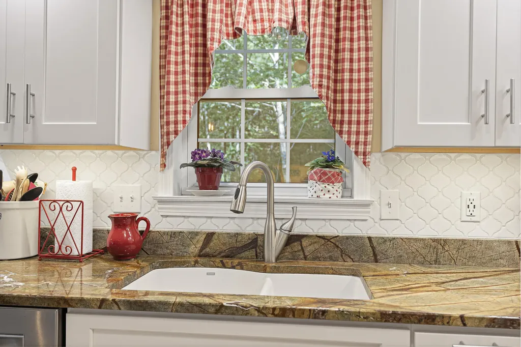 67 Headgate Road Damariscotta ME 04543