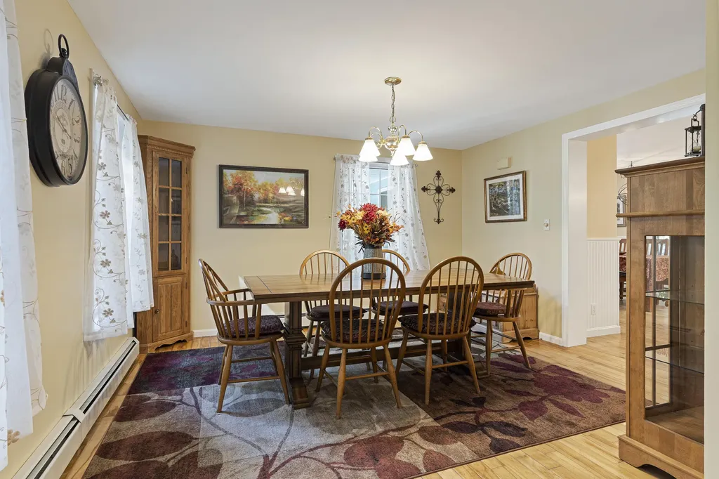 67 Headgate Road Damariscotta ME 04543