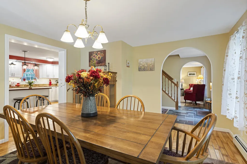 67 Headgate Road Damariscotta ME 04543