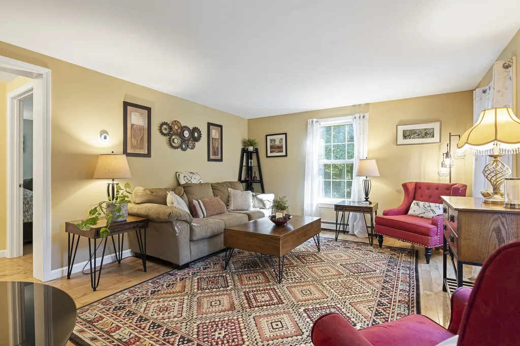 67 Headgate Road Damariscotta ME 04543