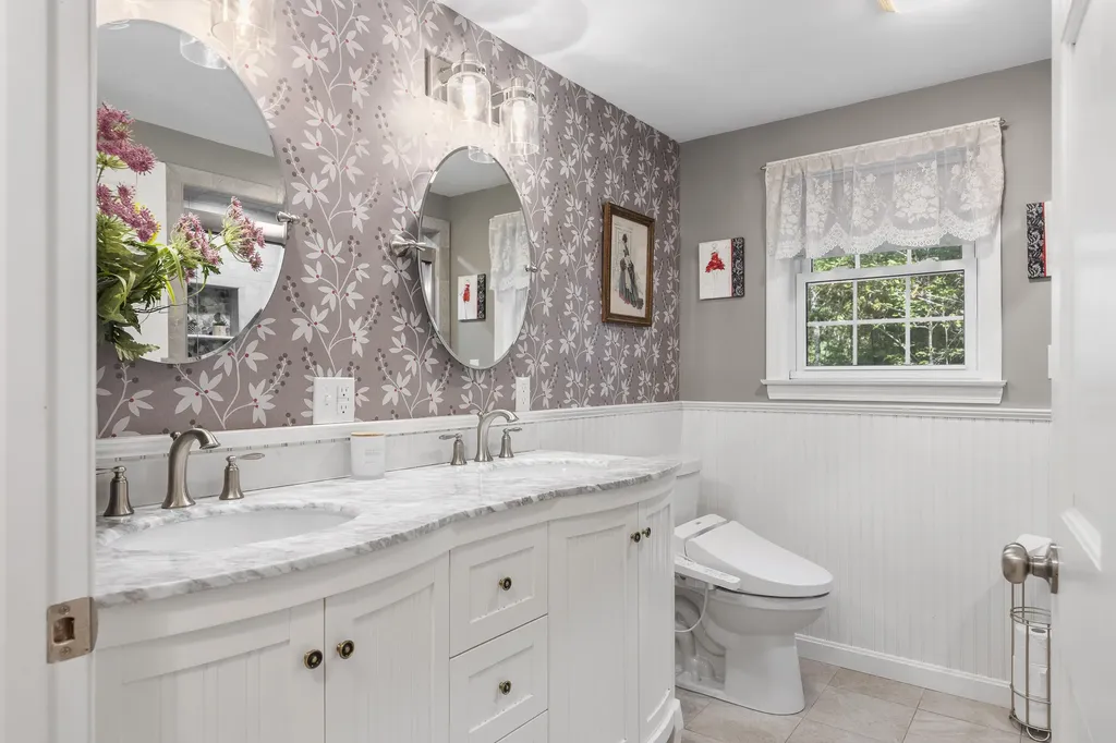 67 Headgate Road Damariscotta ME 04543