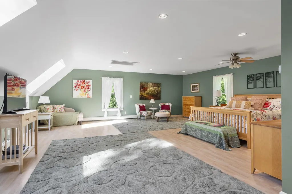 67 Headgate Road Damariscotta ME 04543