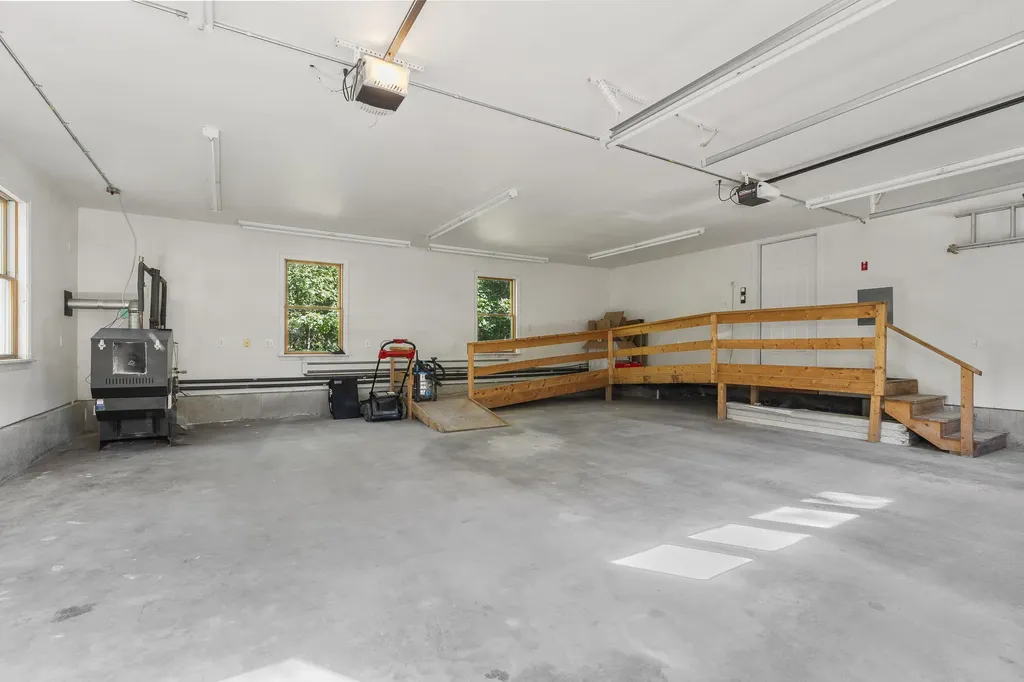 67 Headgate Road Damariscotta ME 04543