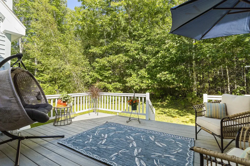 67 Headgate Road Damariscotta ME 04543