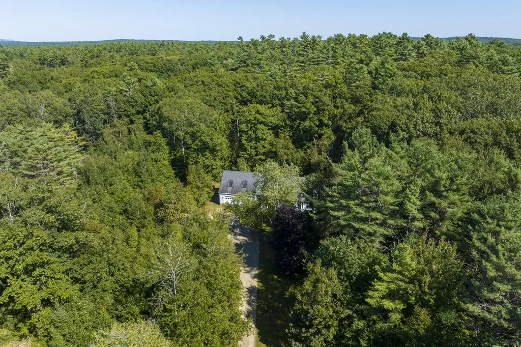67 Headgate Road Damariscotta ME 04543