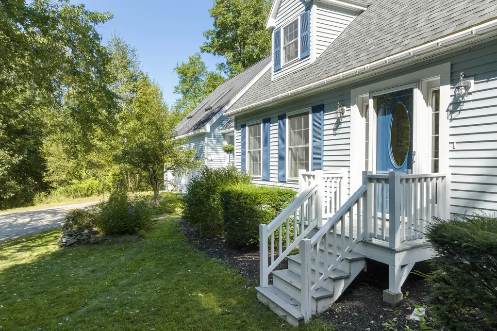 67 Headgate Road Damariscotta ME 04543