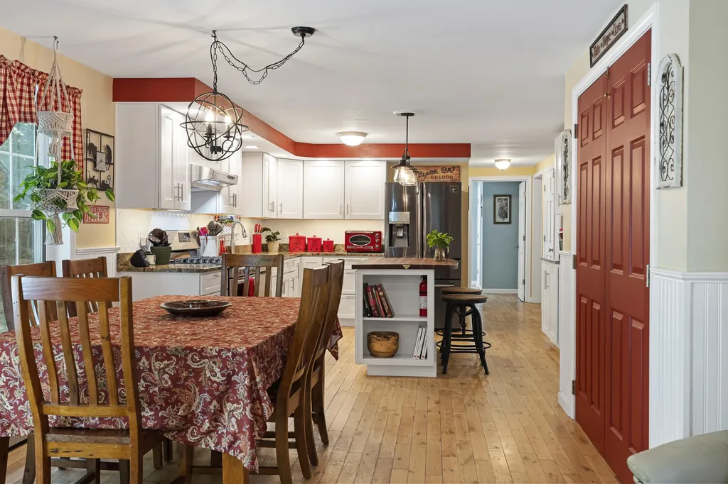 67 Headgate Road Damariscotta ME 04543