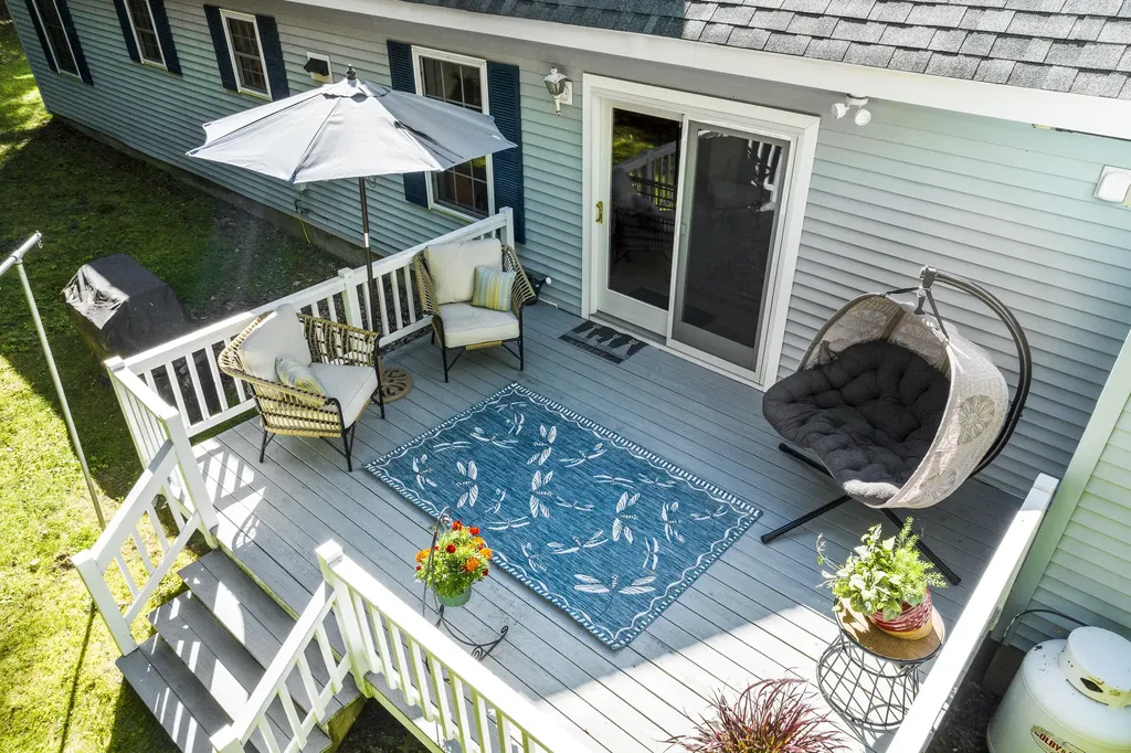 67 Headgate Road Damariscotta ME 04543