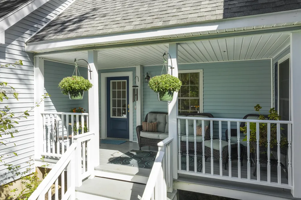 67 Headgate Road Damariscotta ME 04543
