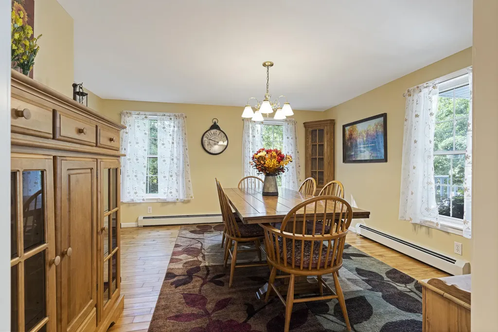 67 Headgate Road Damariscotta ME 04543