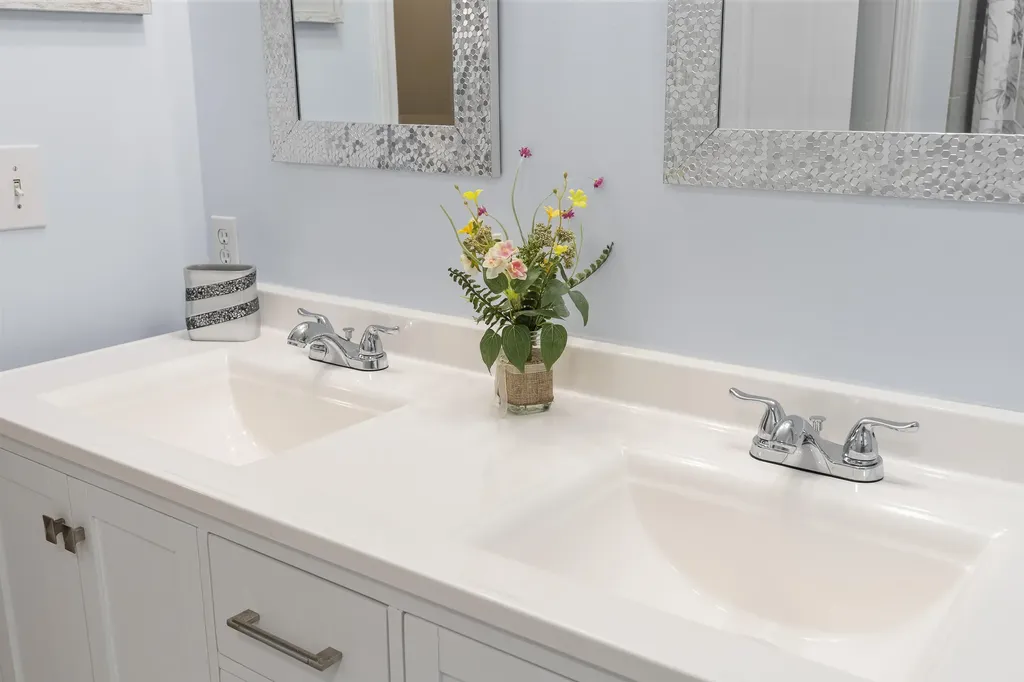 67 Headgate Road Damariscotta ME 04543