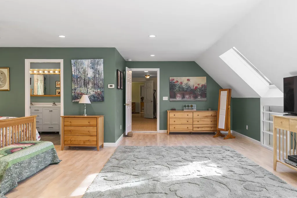 67 Headgate Road Damariscotta ME 04543