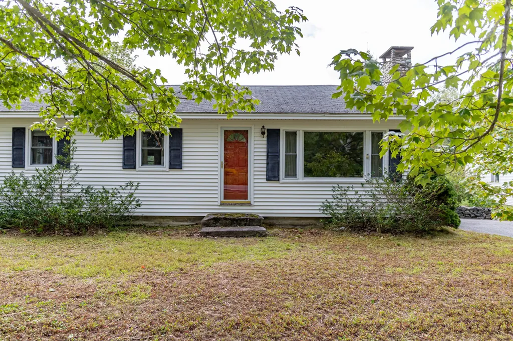 26 Main Street Franklin ME 04634