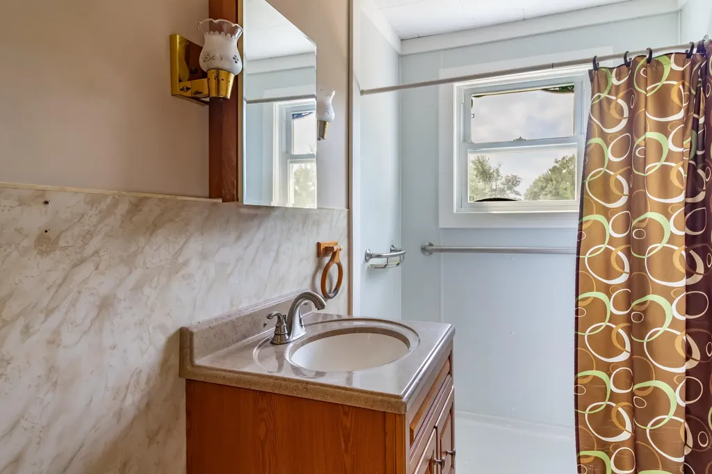 26 Main Street Franklin ME 04634