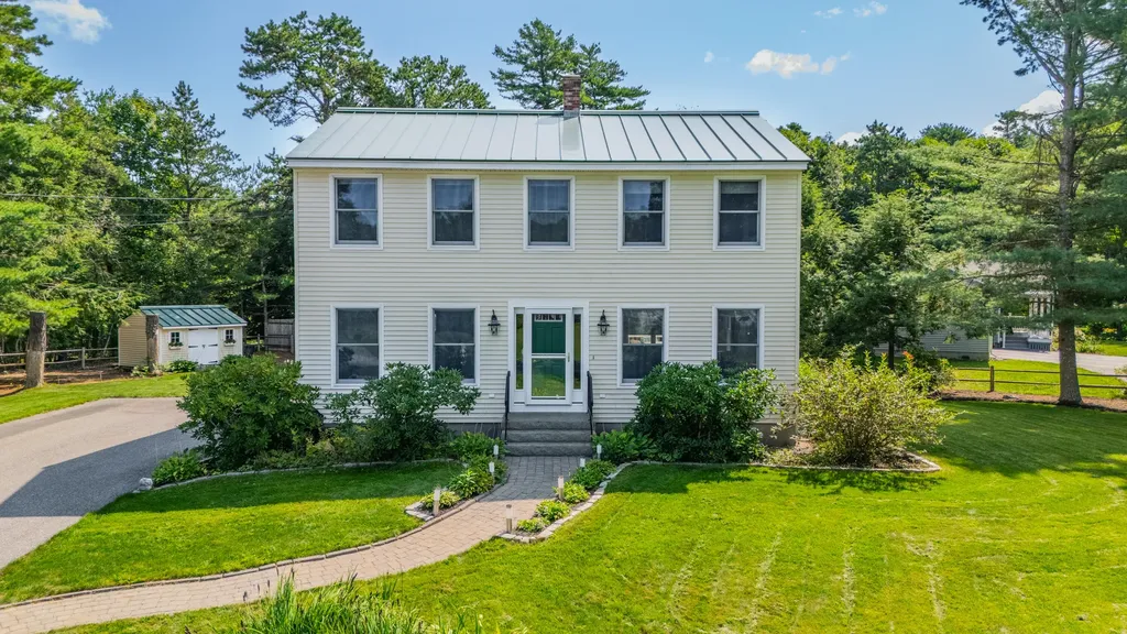 29 Madelyn Avenue Topsham ME 04086