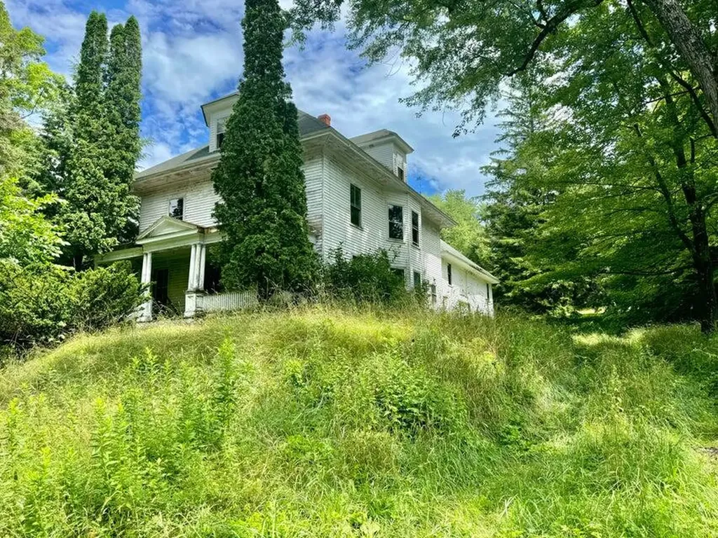 25 Village View Street Wilton ME 04294