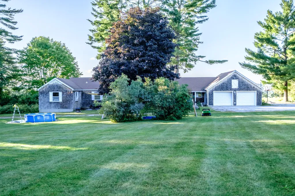 32 Longview Acres Paris ME 04281