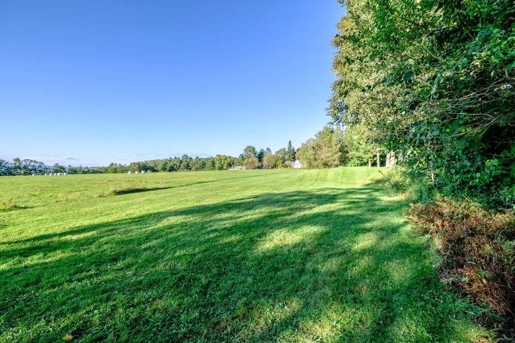 32 Longview Acres Paris ME 04281
