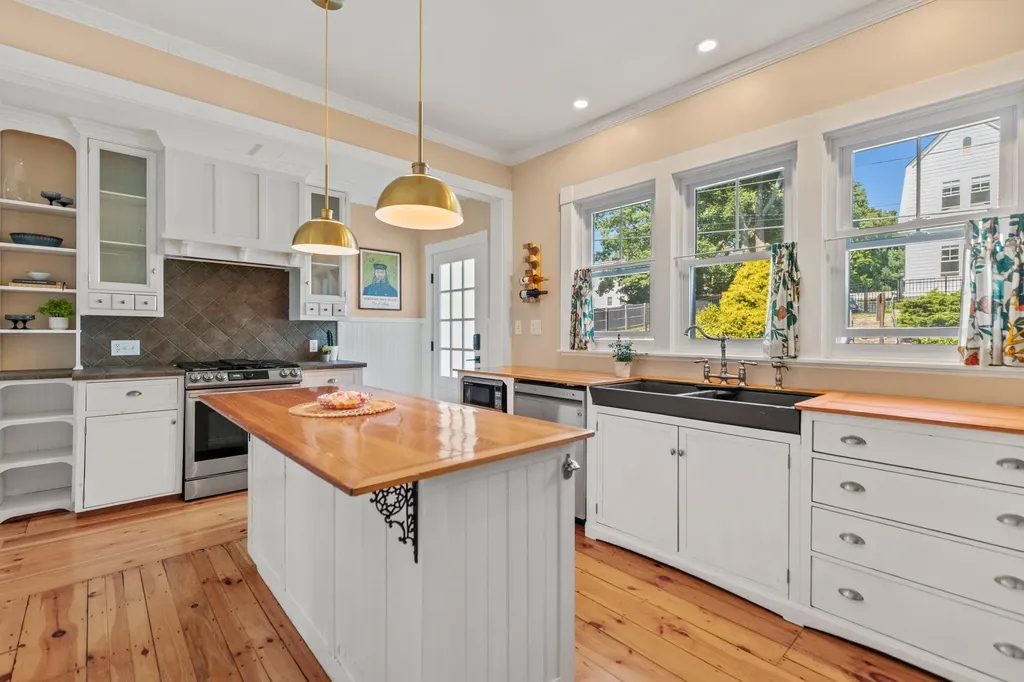 20 Deane Street Portland ME 04102