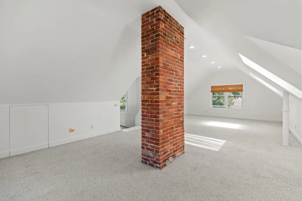 20 Deane Street Portland ME 04102