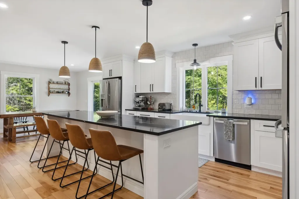 735 Hallowell Road Durham ME 04222