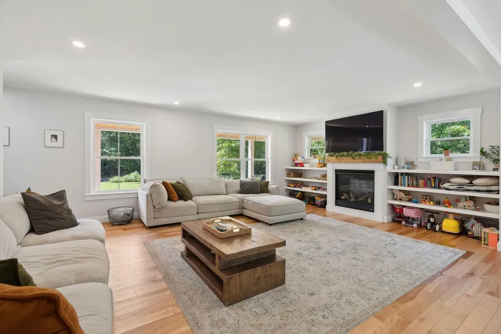 735 Hallowell Road Durham ME 04222
