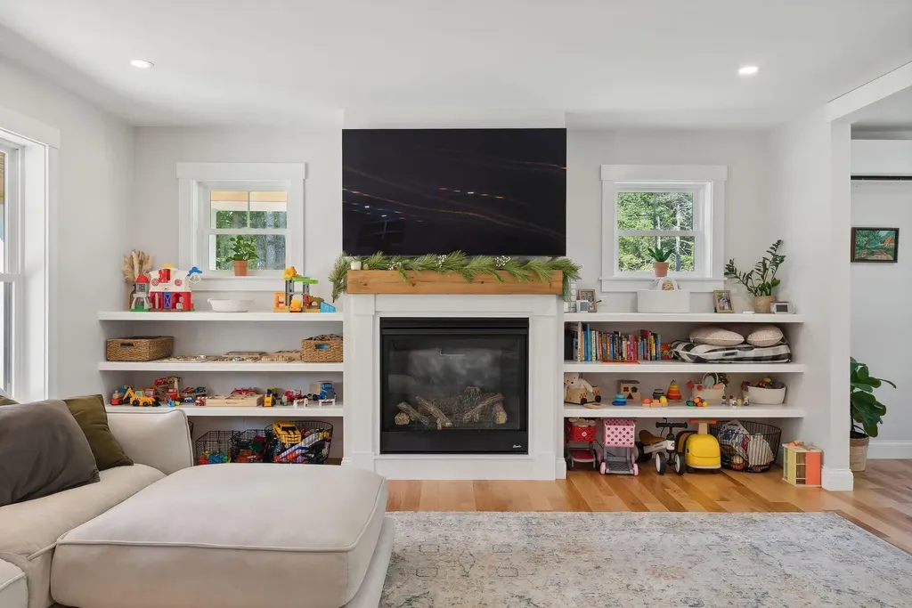 735 Hallowell Road Durham ME 04222