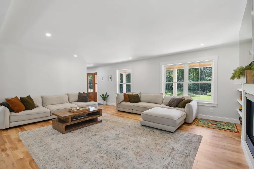 735 Hallowell Road Durham ME 04222