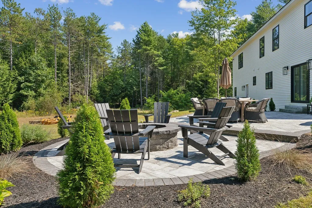 735 Hallowell Road Durham ME 04222
