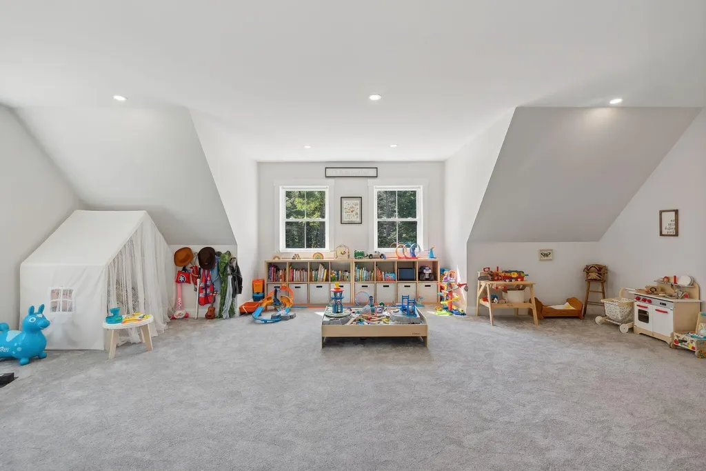 735 Hallowell Road Durham ME 04222