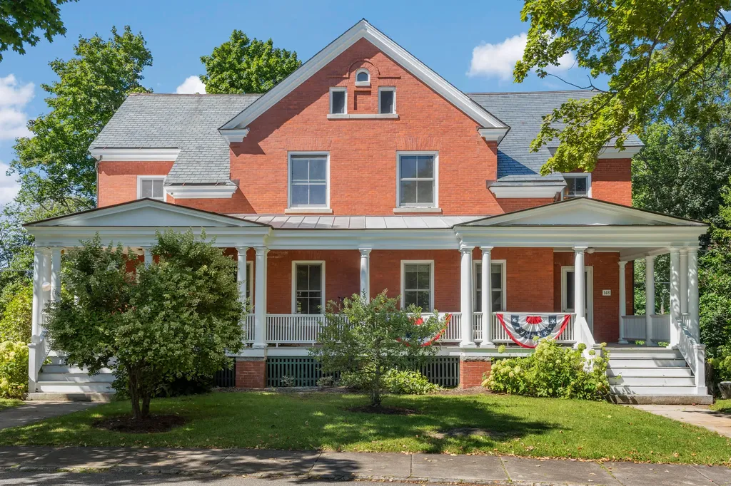 148 Mckinley Court Portland ME 04109
