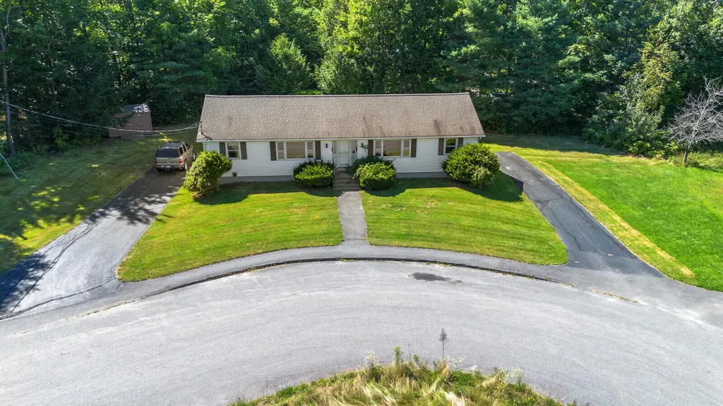 9 Indian Ridge Street Augusta ME 04330