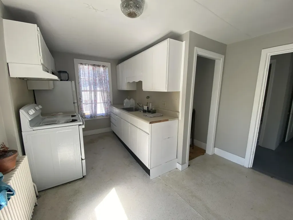 36 Grove Street Rockland ME 04841