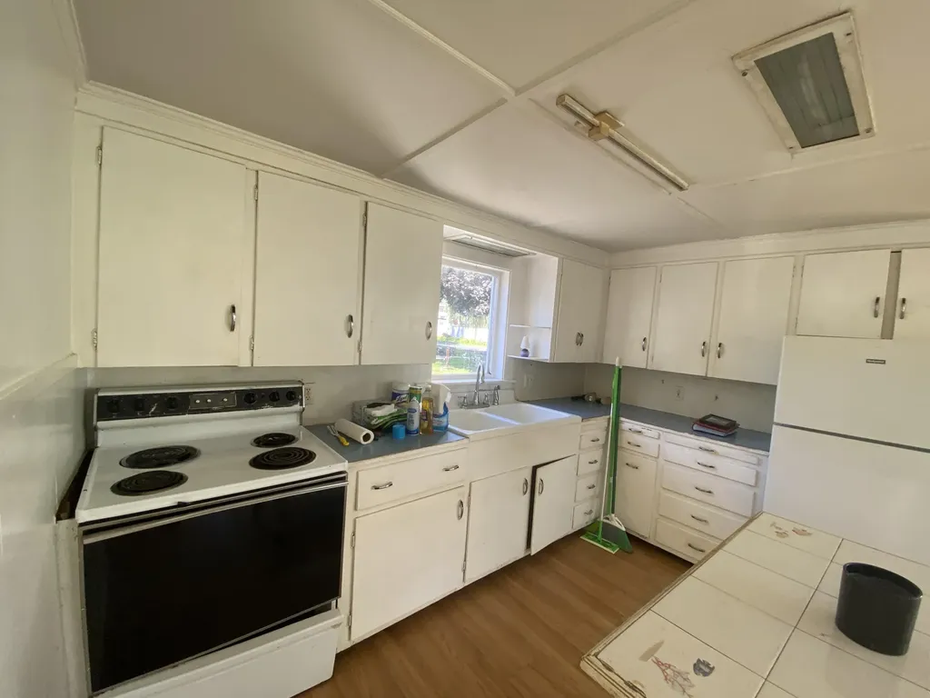 36 Grove Street Rockland ME 04841