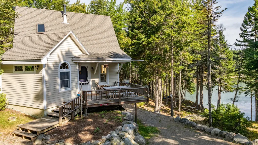 2 Mallard Lane Roque Bluffs ME 04654