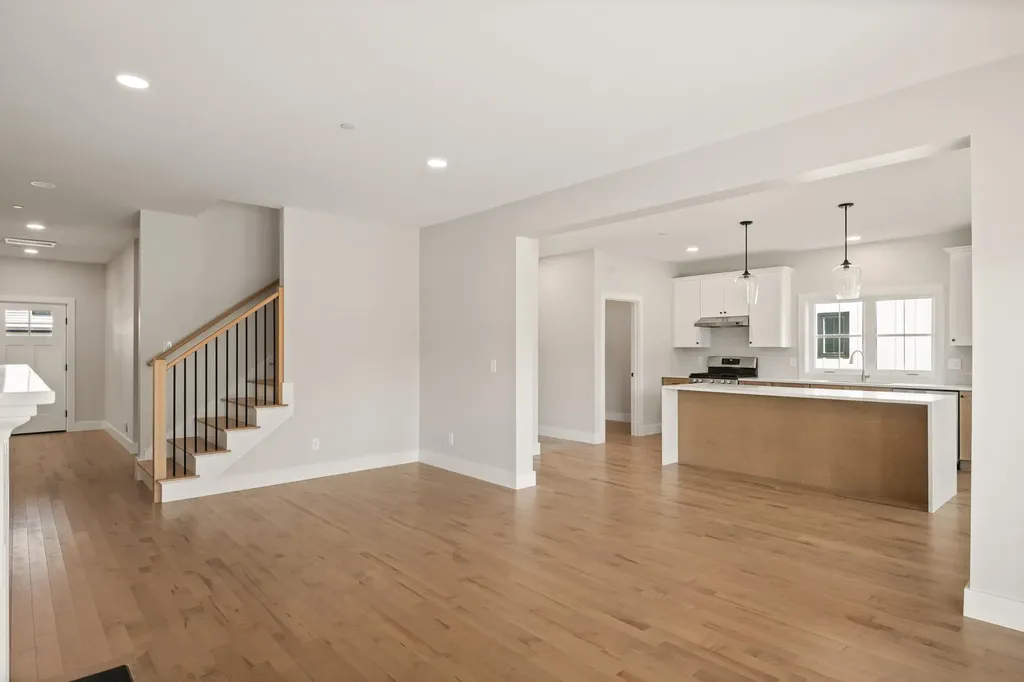 60 Owl's Nest Road Portland ME 04102